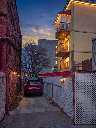 Plus de détails pour 360 S 3rd St, Brooklyn, NY - Logement à vendre