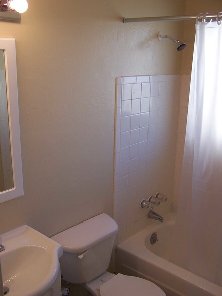 1006 Western Dr, Colorado Springs, CO à vendre - Photo de l’immeuble – Image 3 sur 7