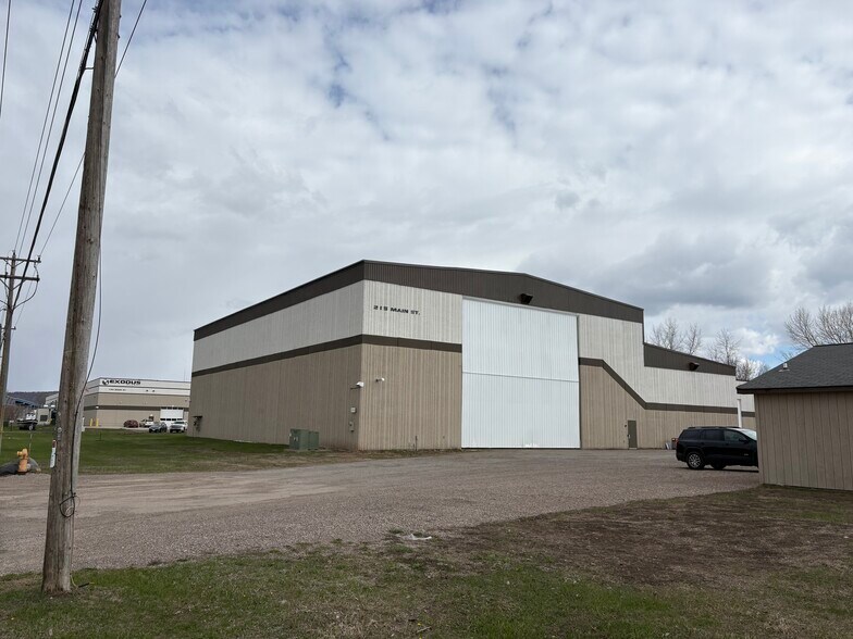 215 Main St, Superior, WI à louer - Photo de l’immeuble – Image 2 sur 8