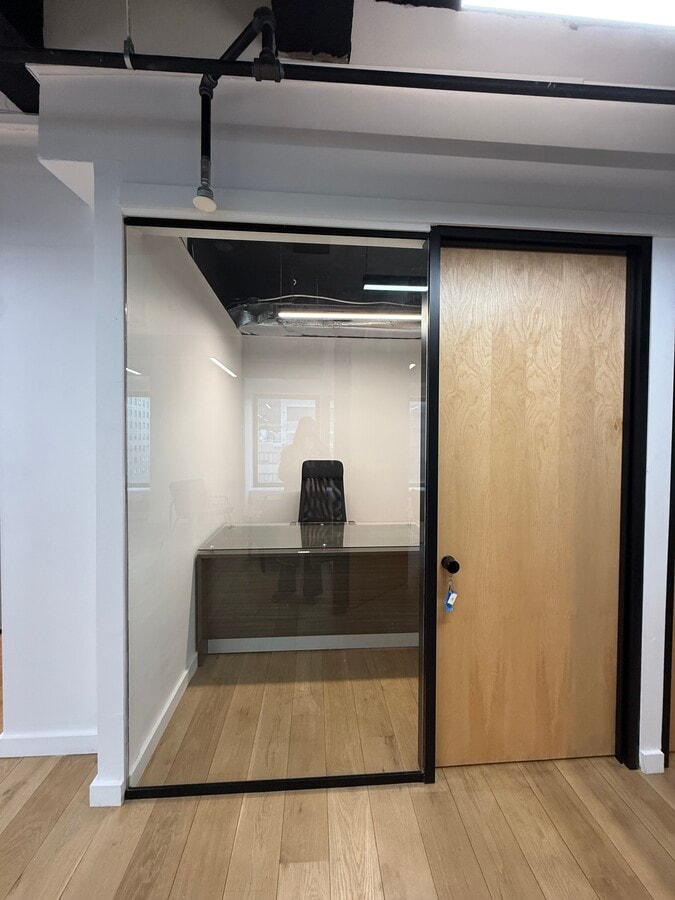 633 Third Ave, New York, NY 10017 - Lot 19D - - Photo intérieure - Image 2 of 8