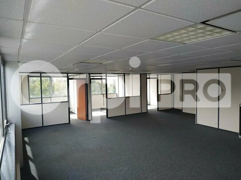 Bureau dans Mérignac à louer - Photo de l’immeuble – Image 1 sur 5