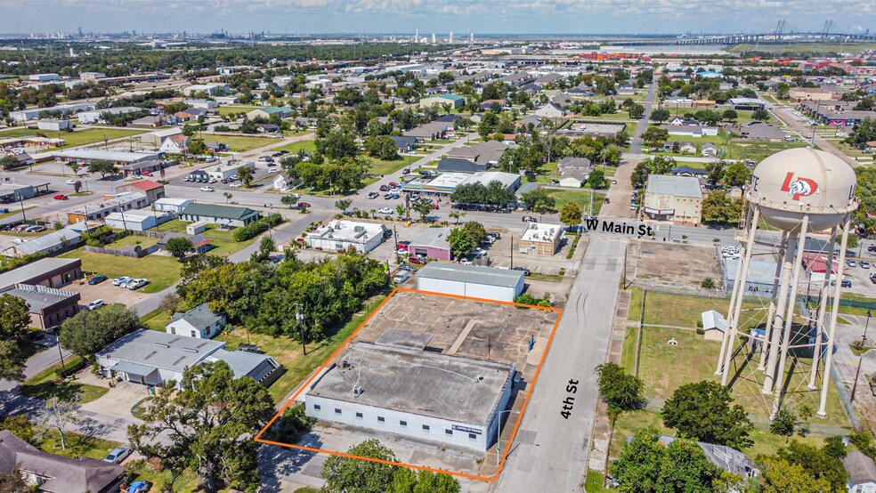 130 S 4th St, La Porte, TX à vendre - Photo de l’immeuble – Image 2 sur 44