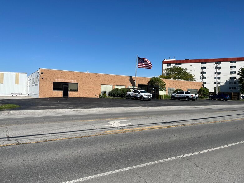 3610 Shelby St, Indianapolis, IN à louer - Photo de l’immeuble – Image 2 sur 8