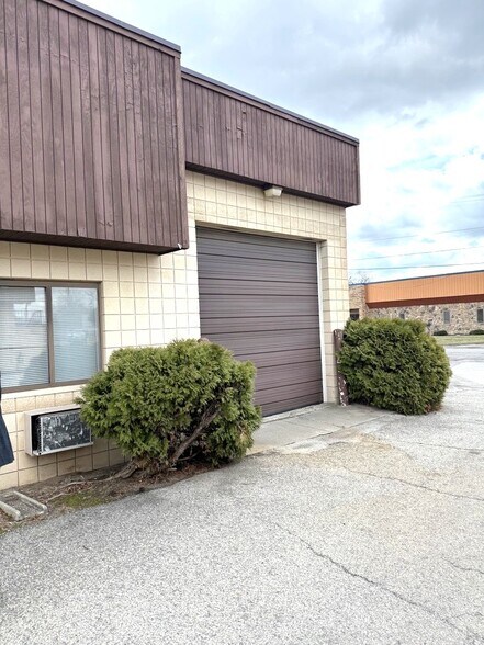 5222-5232 Tractor Rd, Toledo, OH à louer - Photo de l’immeuble – Image 1 sur 6