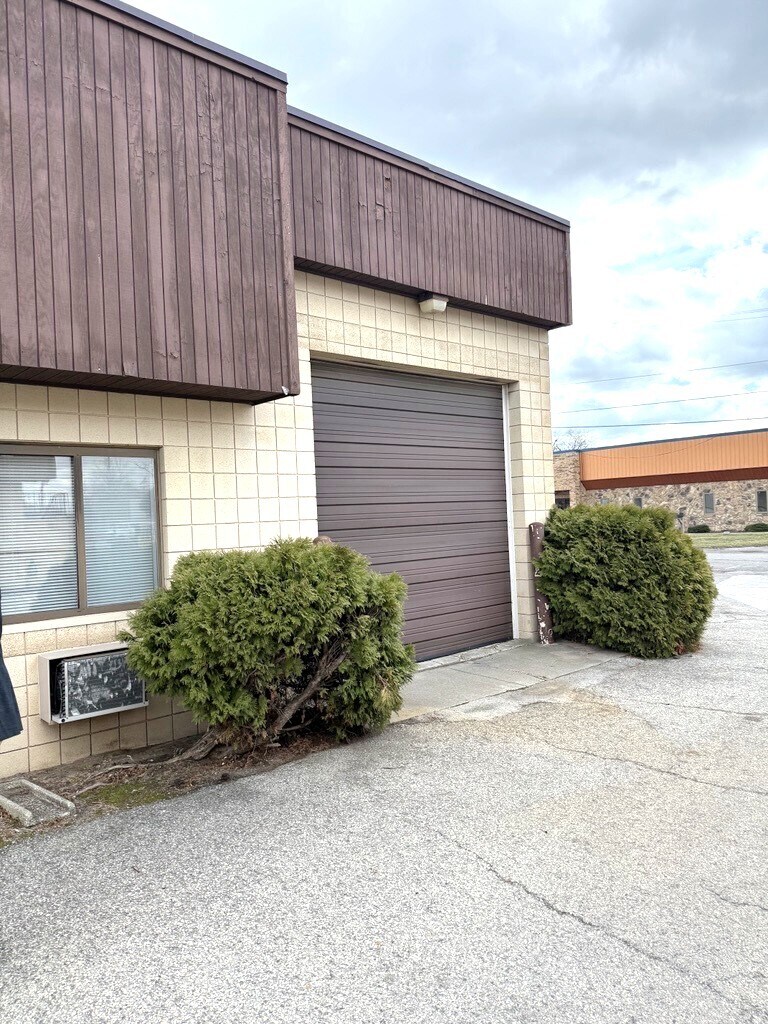 5222-5232 Tractor Rd, Toledo, OH à louer Photo de l’immeuble– Image 1 sur 7