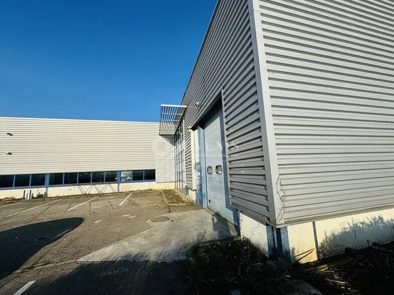 Local d’activités dans Fegersheim à louer - Photo de l’immeuble – Image 2 sur 5