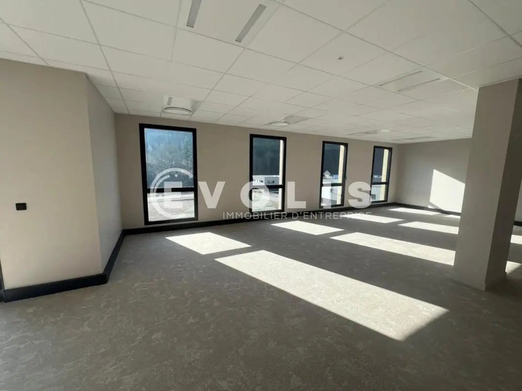 17 Rue De Paris, Tarare, RHO 69170 - Lot D1 -  - Photo intérieure - Image 1 of 17