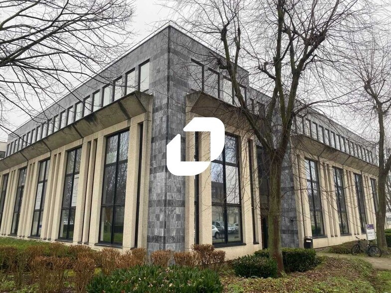 Bureau dans Gennevilliers à louer - Photo de l’immeuble – Image 2 sur 10
