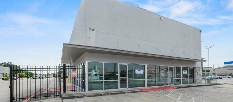22515 Imperial Valley Dr, Houston, TX à vendre - Photo de l’immeuble – Image 2 sur 8