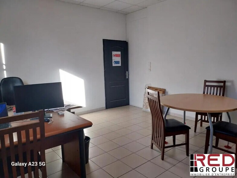 Bureau dans LES PENNES-MIRABEAU à louer - Photo de l’immeuble – Image 2 sur 4