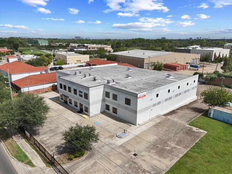11820 S Sam Houston Pkwy W, Houston, TX à louer - Photo de l’immeuble – Image 3 sur 22