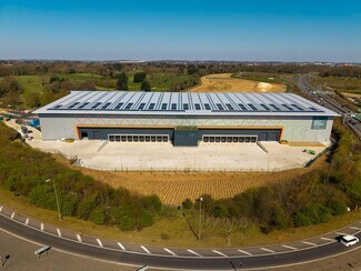 Plus de détails pour Newlands Rd, Slip End - Industriel/Logistique à louer