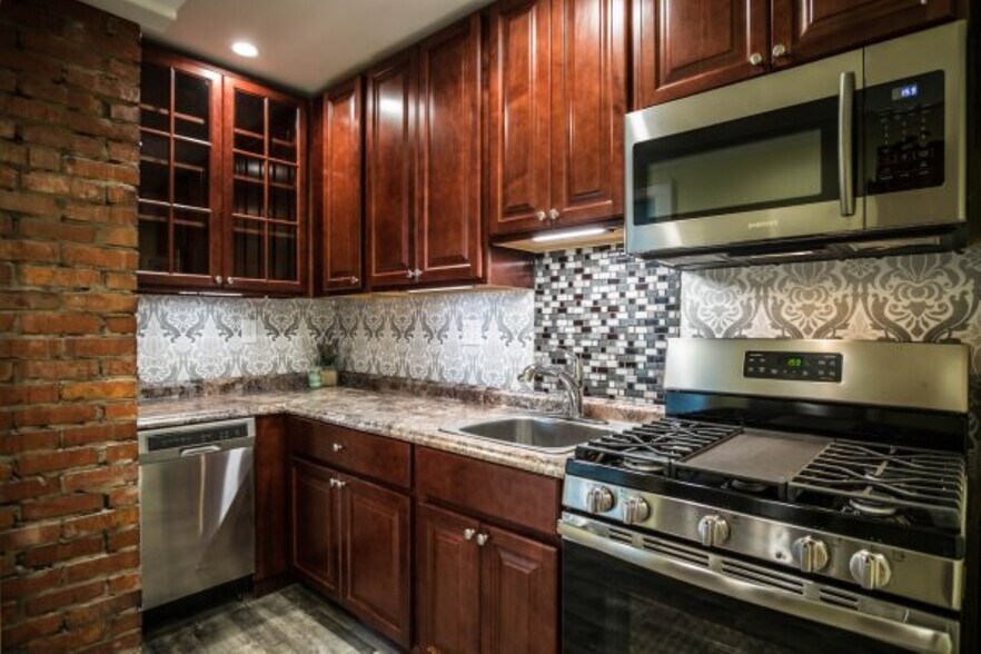 2215 James St, Syracuse, NY à vendre - Photo de l’immeuble – Image 2 sur 7