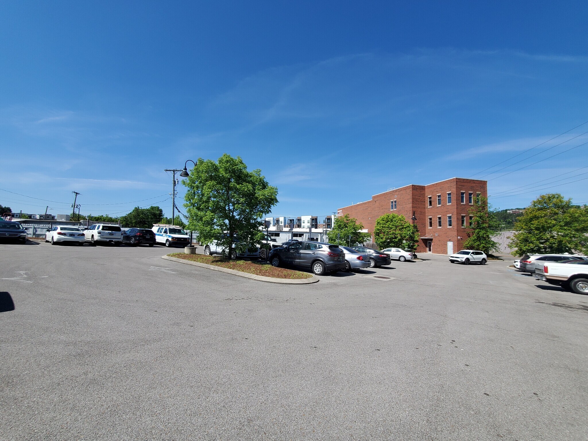 325 Cherokee Blvd, Chattanooga, TN à louer Photo de l’immeuble– Image 1 sur 20