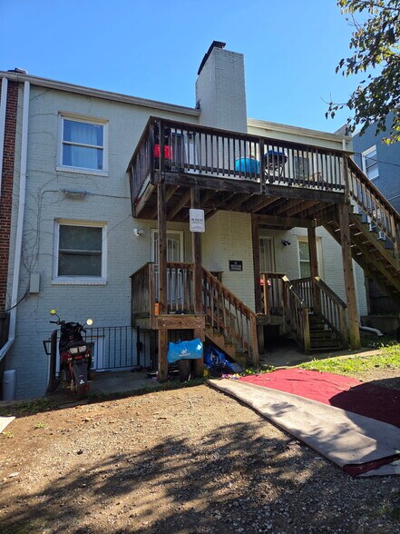 421 Burbank St SE, Washington, DC à vendre - Photo de l’immeuble – Image 2 sur 12