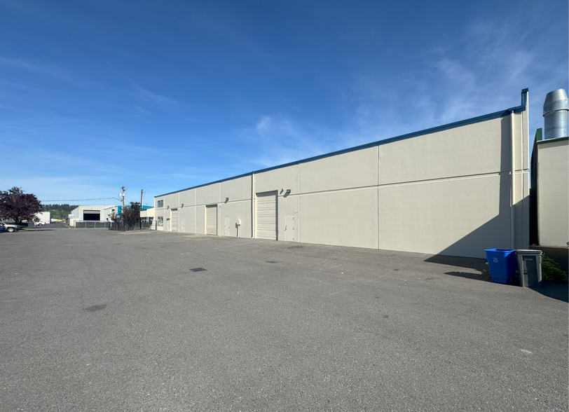 3202 C St NE, Auburn, WA à louer - Photo de l’immeuble – Image 3 sur 6