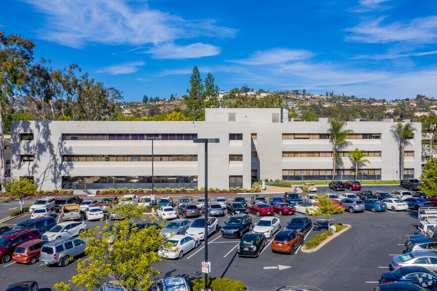 5555 Reservoir Dr, San Diego, CA à louer - Photo de l’immeuble – Image 3 sur 8