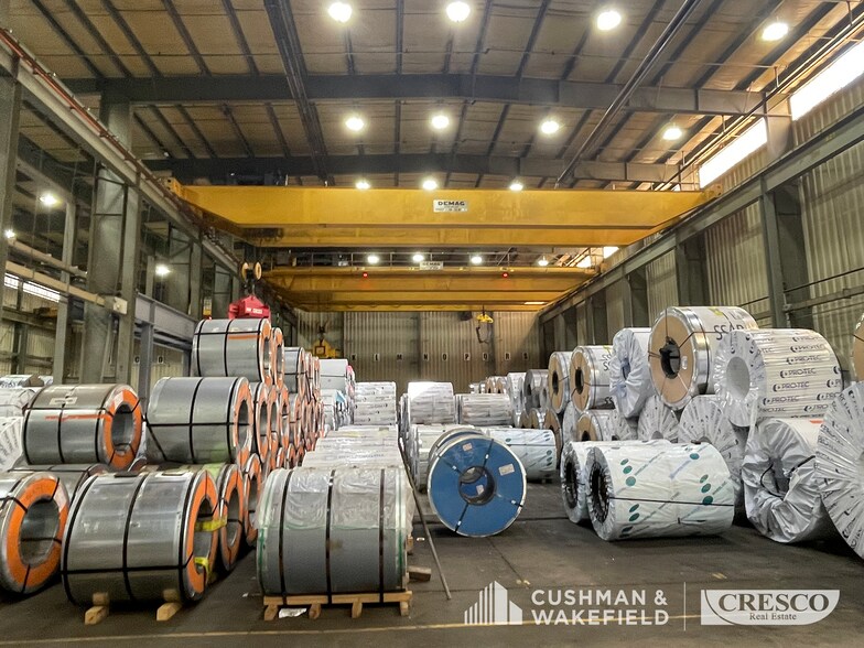 9000 Brookpark Rd, Cleveland, OH à vendre - Photo de l’immeuble – Image 3 sur 9