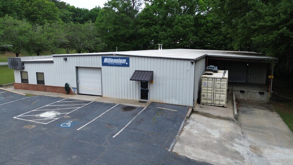 46 Hillwood Cir, Newnan, GA à louer - Photo de l’immeuble – Image 3 sur 11