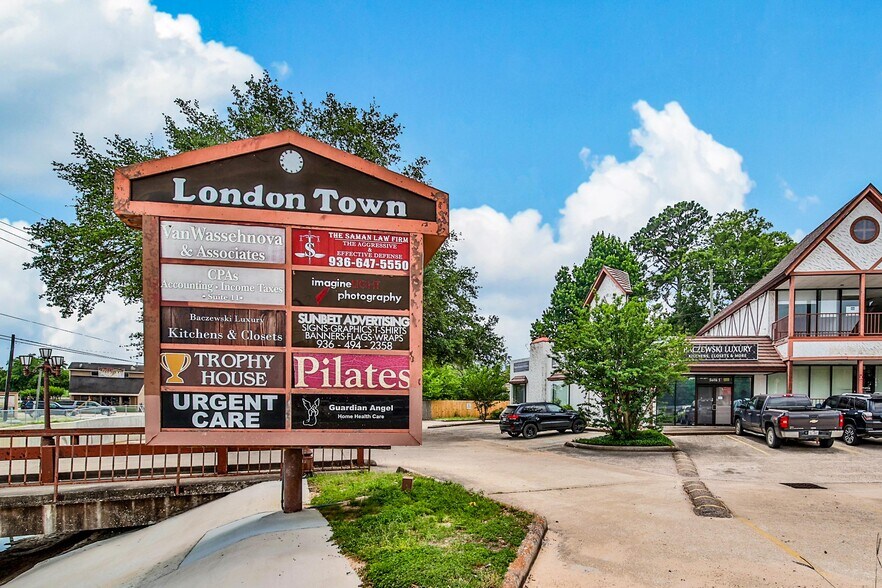 804 W Dallas St, Conroe, TX à vendre - Photo de l’immeuble – Image 2 sur 25