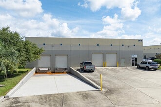 2601-2609 Causeway Center Dr, Tampa, FL à louer Photo de l’immeuble– Image 2 sur 15