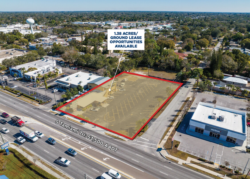 4001 S Tamiami Trl, Sarasota, FL à louer - Photo de l’immeuble – Image 1 sur 2