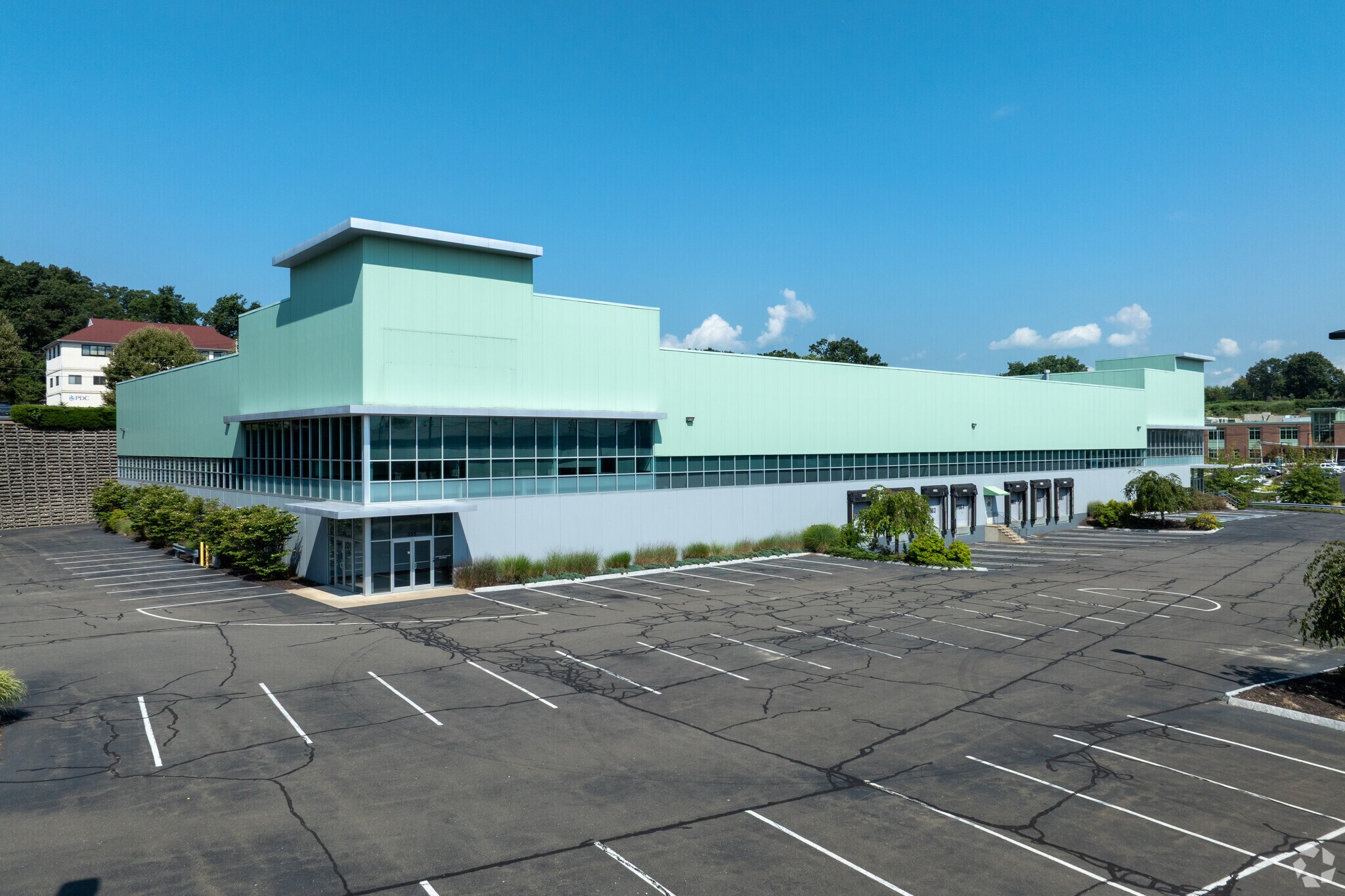 355 Wilson Ave, Norwalk, CT à louer Photo principale– Image 1 sur 6