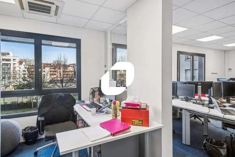 Bureau dans Lyon à vendre - Photo de l’immeuble – Image 3 sur 16