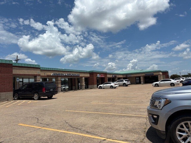 611 W State Highway 6, Waco, TX à louer - Photo de l’immeuble – Image 1 sur 7