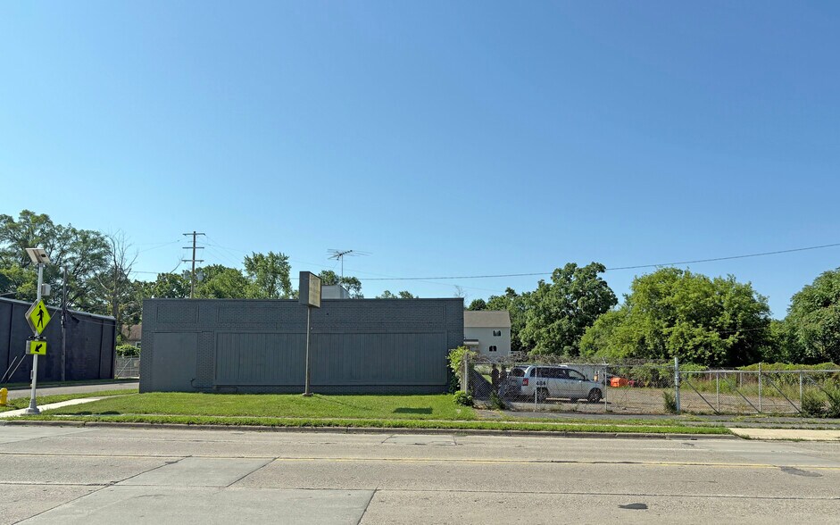 484 Auburn Ave, Pontiac, MI à louer - Photo de l’immeuble – Image 2 sur 7