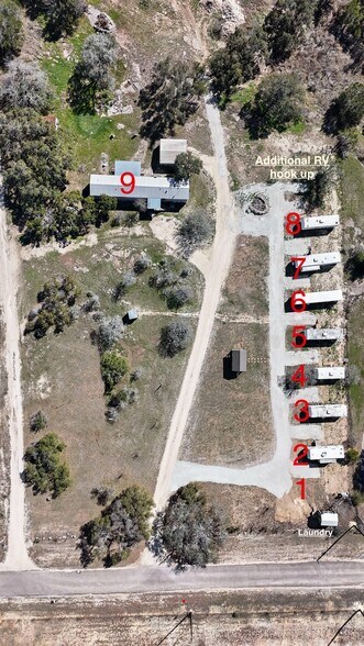 820 Forest View Dr, Blanco, TX à vendre - Photo de l’immeuble – Image 2 sur 47