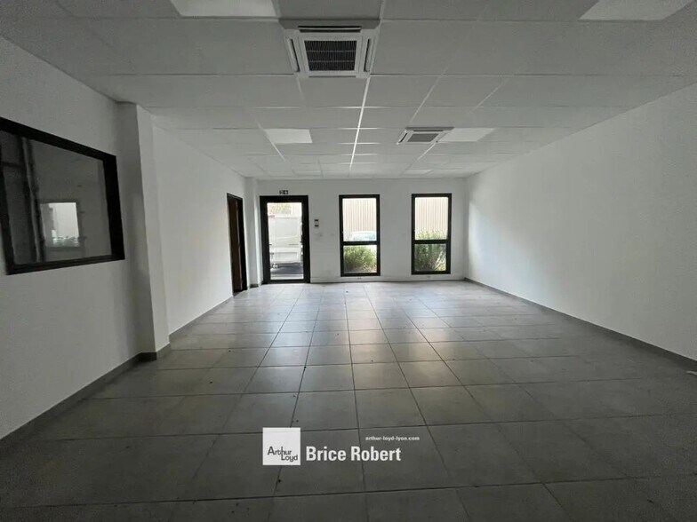 Bureau dans Vénissieux à louer - Photo intérieure – Image 3 sur 5