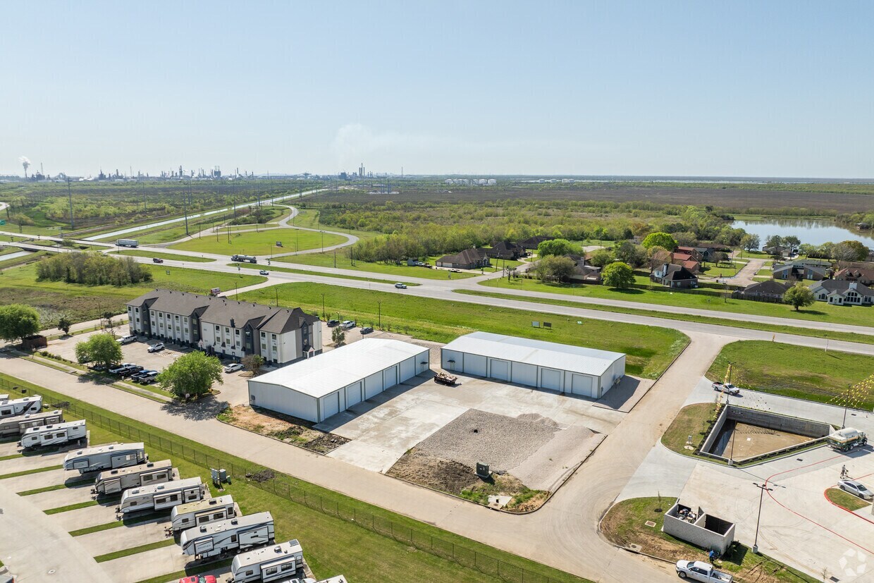 2023 H O Mills hwy, Port Arthur, TX à louer Photo de l’immeuble– Image 1 sur 6