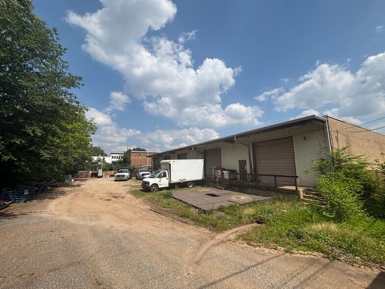 102 Shaw St, Greenville, SC à louer - Photo de l’immeuble – Image 2 sur 5