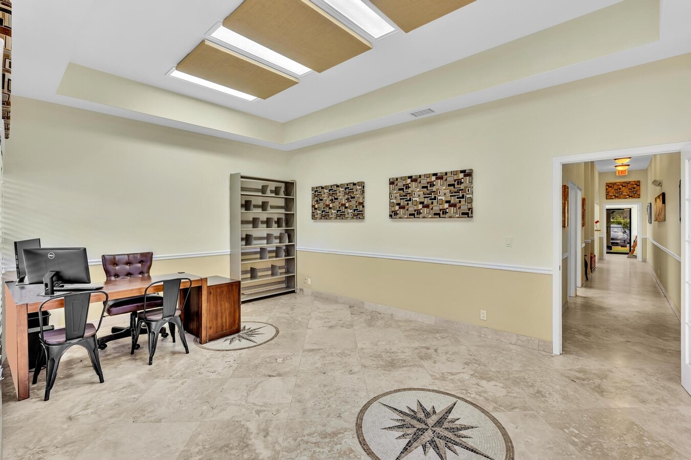 5341 W Atlantic Ave, Delray Beach, FL 33484 - Lot 300 -  - Photo intérieure - Image 1 of 36