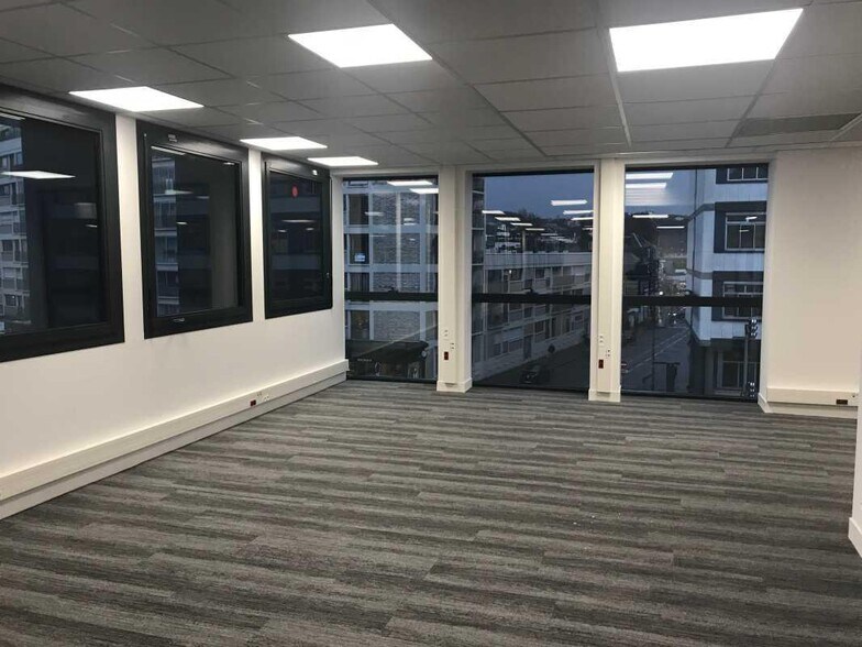 Bureau dans Rouen à louer - Photo de l’immeuble – Image 2 sur 8