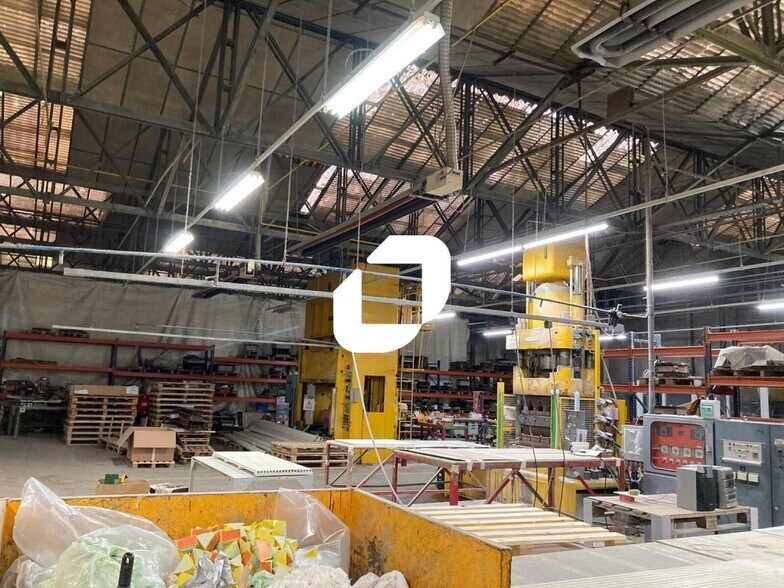 Industriel/Logistique dans Villers-Saint-Paul à vendre - Photo intérieure – Image 3 sur 4