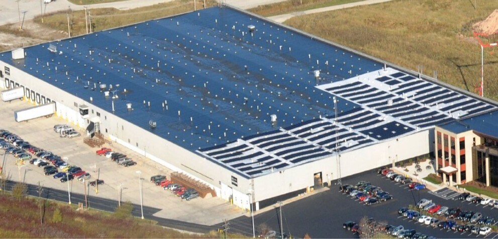 2001 Mirro Dr, Manitowoc, WI à louer Photo principale– Image 1 sur 5