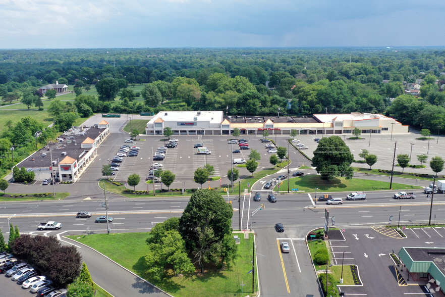 1210 Route 130 N, Cinnaminson, NJ à louer - Photo de l’immeuble – Image 2 sur 10
