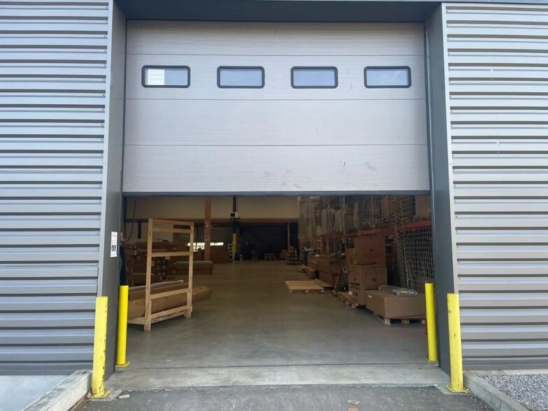 Industriel/Logistique dans Louvres à louer - Photo de l’immeuble – Image 3 sur 7