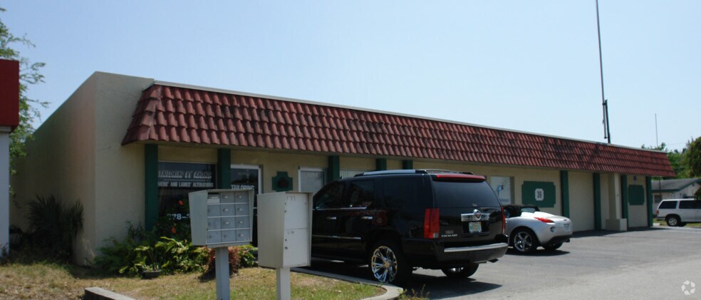 39 Mildred Dr, Fort Myers, FL à louer - Photo de l’immeuble – Image 3 sur 9