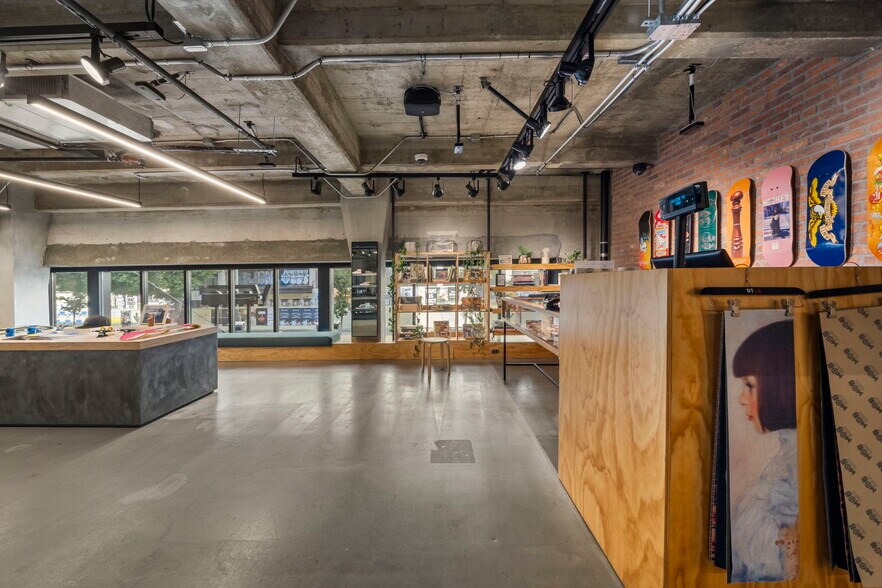 808 S Broadway, Los Angeles, CA à louer - Photo de l’immeuble – Image 3 sur 25