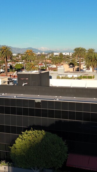 50 N La Cienega Blvd, Beverly Hills, CA à louer - Vidéo sur l’annonce professionnelle – Image 2 sur 15