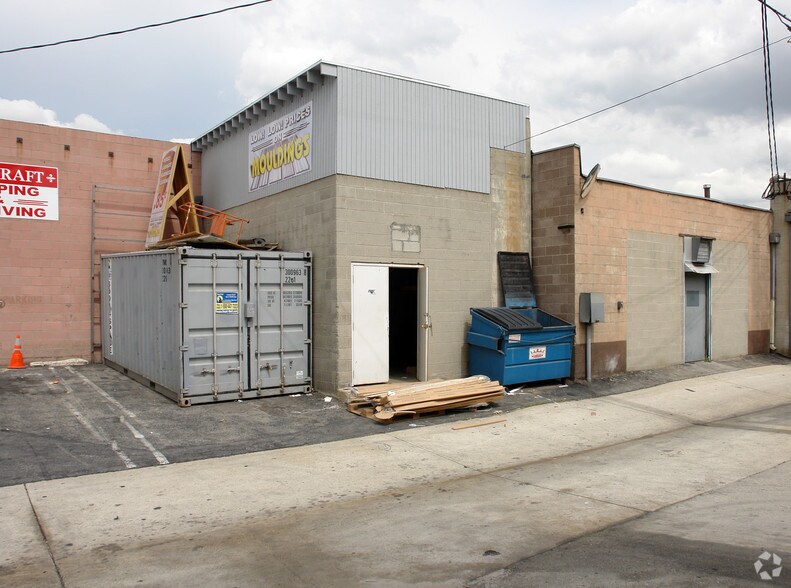 6721 San Fernando Rd, Glendale, CA à louer - Photo de l’immeuble – Image 3 sur 5