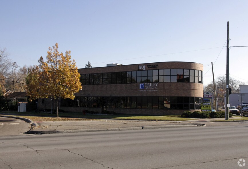 28000 Woodward Ave, Royal Oak, MI à vendre - Photo de l’immeuble – Image 2 sur 2