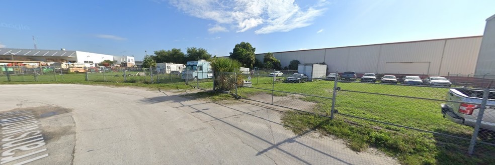 4147 N John Young Pky, Orlando, FL à louer - Photo de l’immeuble – Image 3 sur 11
