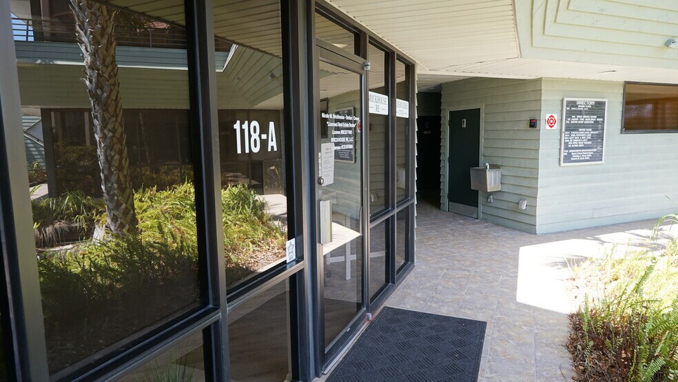 2477 Stickney Point Rd, Sarasota, FL à louer - Photo de l’immeuble – Image 3 sur 12