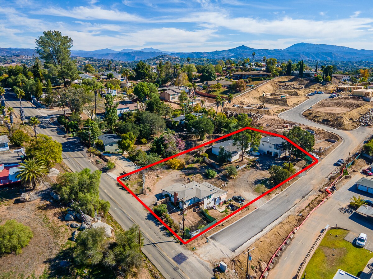 401-407 Idaho Ave, Escondido, CA à vendre Photo principale– Image 1 sur 22