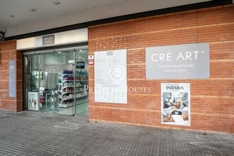 Local commercial dans Vilanova i la Geltrú, Barcelona à louer Photo de l’immeuble– Image 2 sur 22