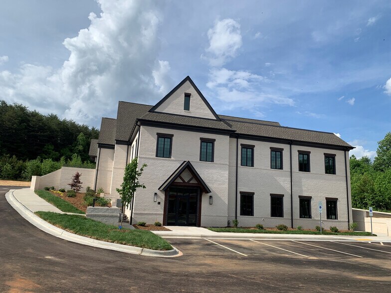 781 Valley Rd, Mocksville, NC à louer - Photo de l’immeuble – Image 3 sur 3